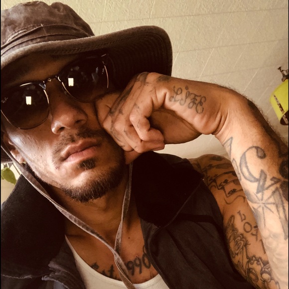 Meet your Posher, Justin - Picture 2 of 6